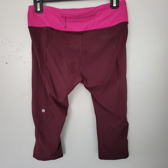 Lululemon Tight Stuff Womens 8 Two Tone Cropped Capris Workout Leggings Rasberry - Picture 3 of 6